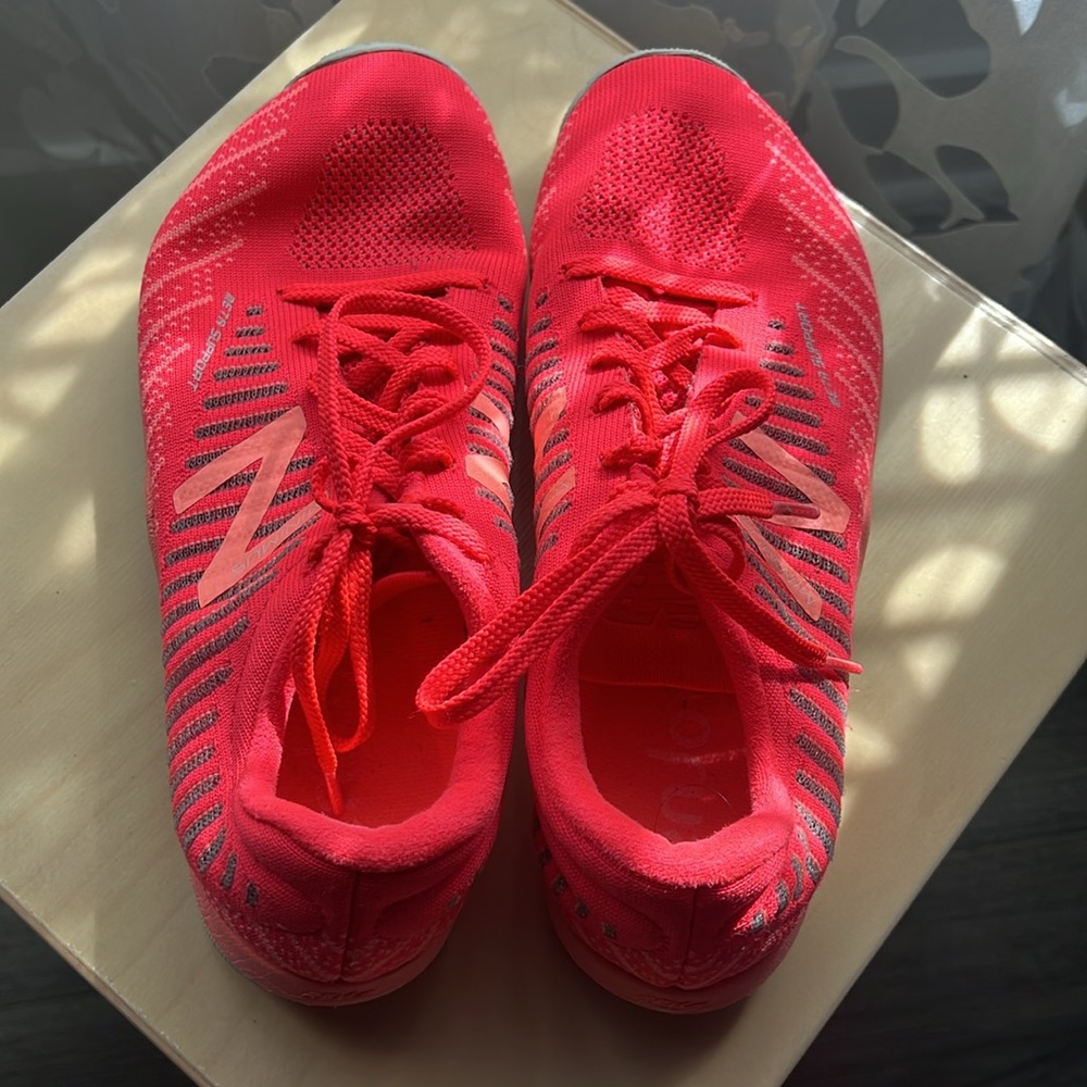 New Balance Minimus Barefoot Vibram Neon Pink Women's US 8 Cross Trainer